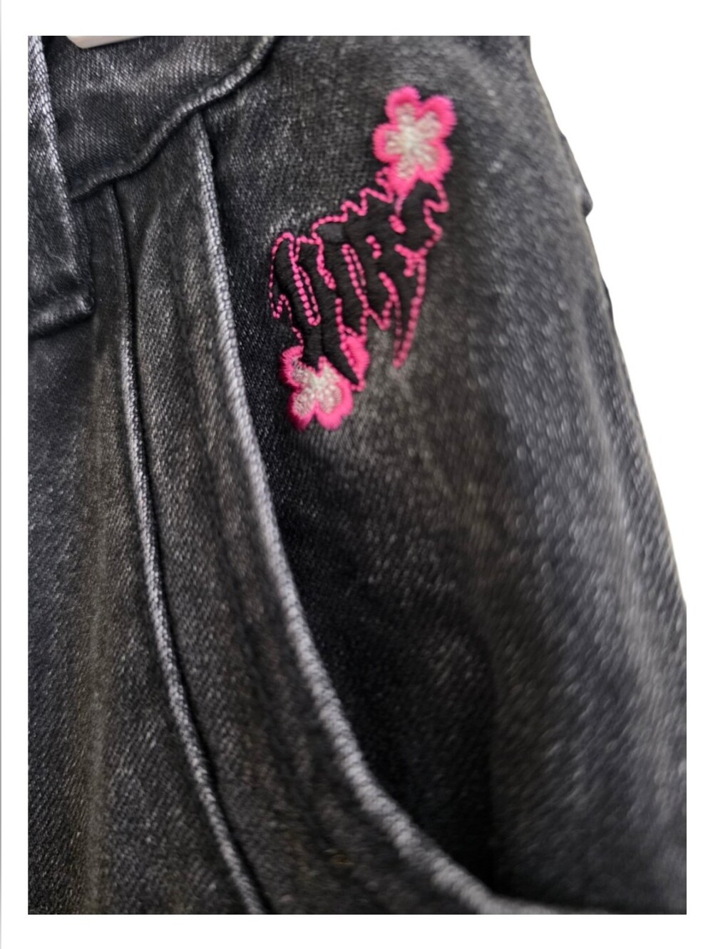 Unpractical Sakura Convertible Cargo Jeans NWT Black Floral Denim Medium - Picture 4 of 8